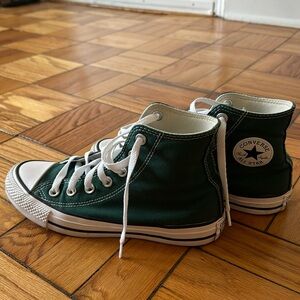 Forest Green Converse high-tops size 6